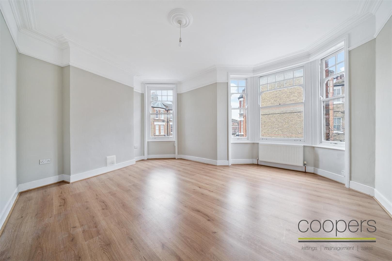 Flat Edgeley Road in Greater London