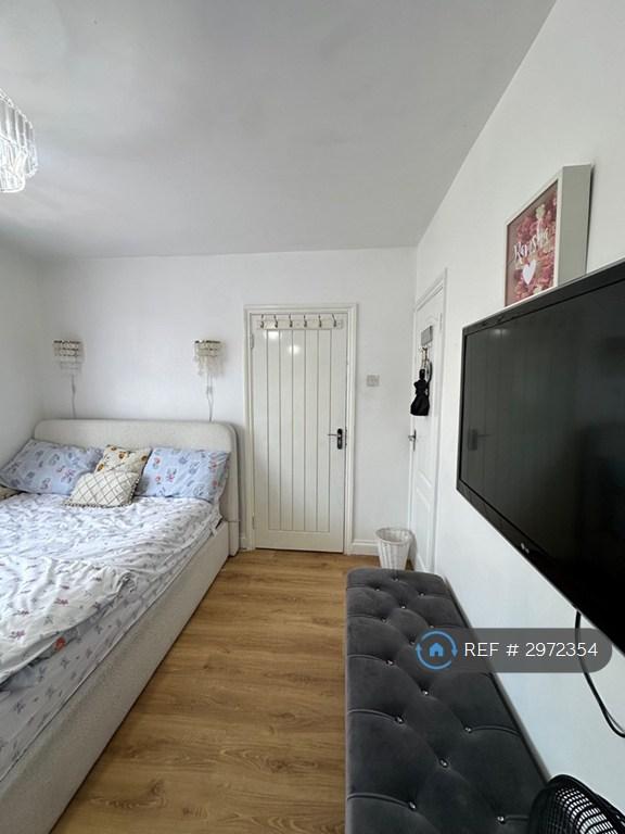 Room Marriott Road in Greater London