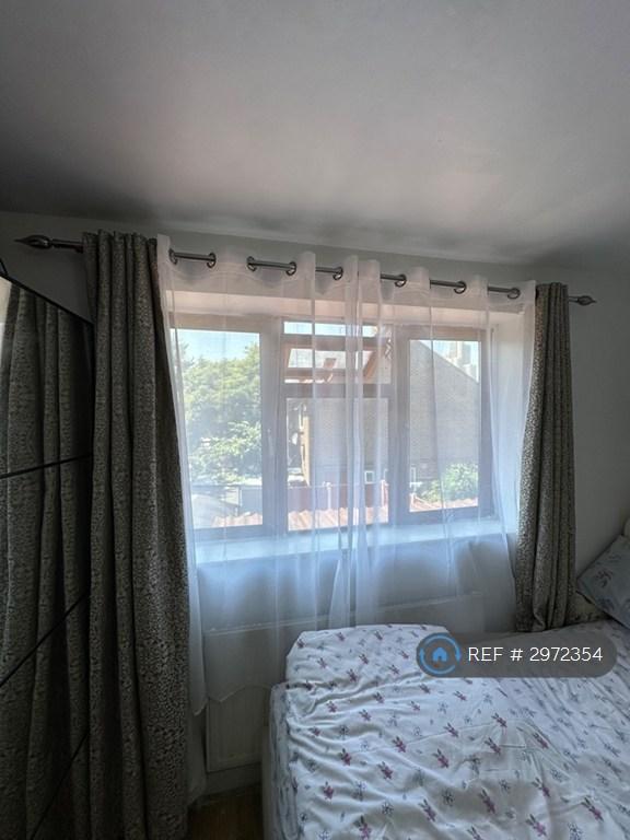 Room Marriott Road in Greater London