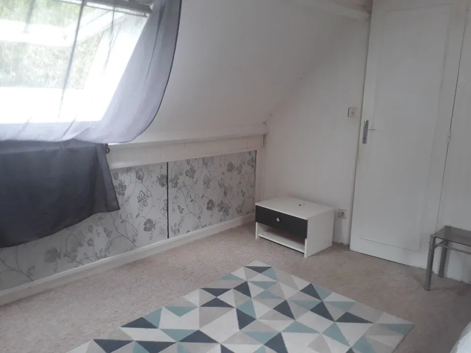 Room Rue Georges Clemenceau in Margny-lès-Compiègne