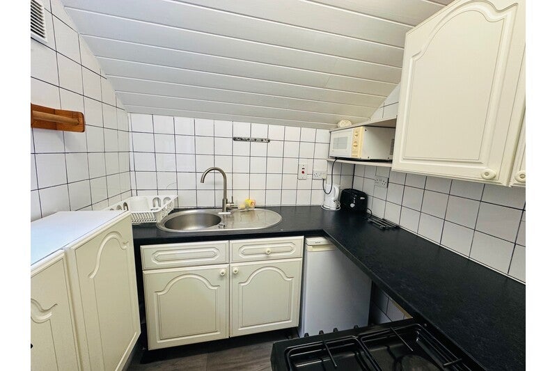 Room Goldhawk Road in Greater London