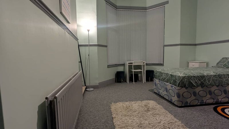 Room Hendon Valley Road in Sunderland