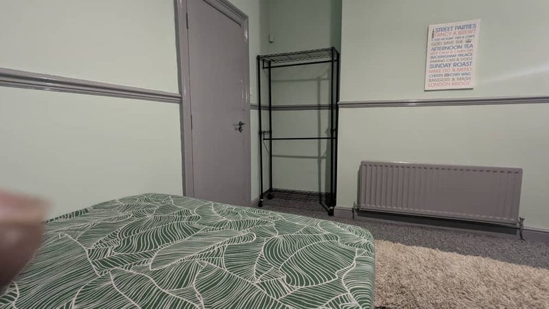 Room Hendon Valley Road in Sunderland