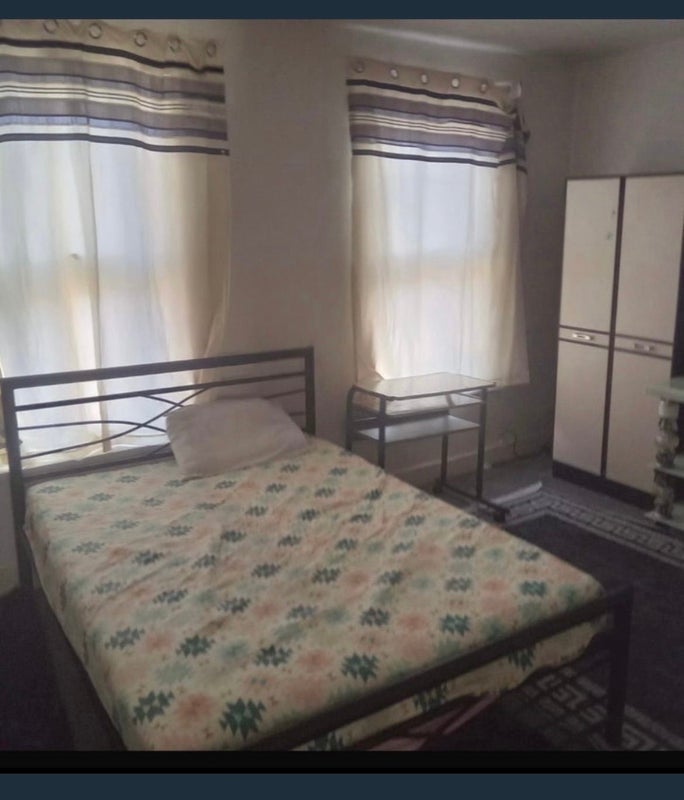 Room Rixsen Road in Greater London