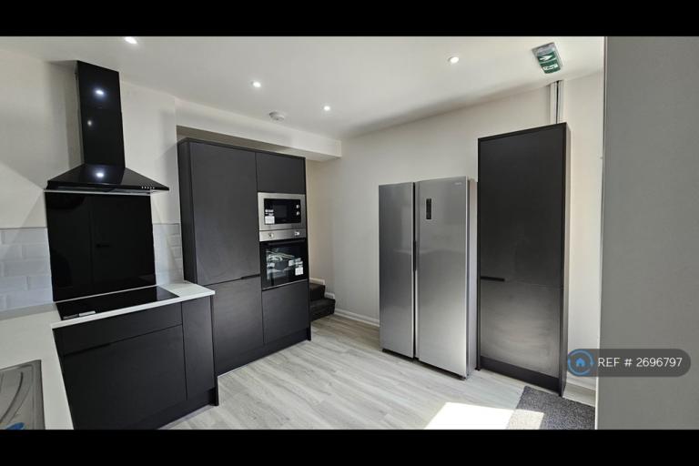 Room Morant Road in Colchester