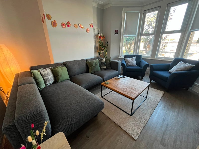 Room Sandy Park Road in Bristol