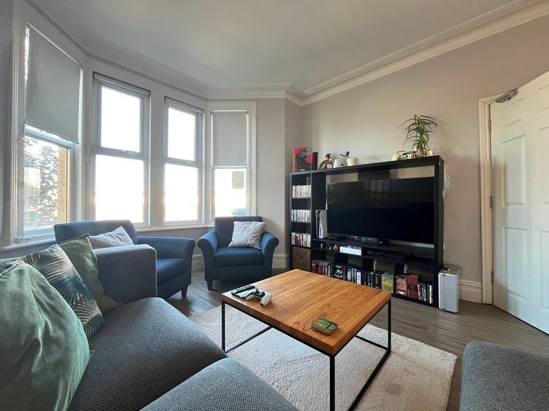 Room Sandy Park Road in Bristol