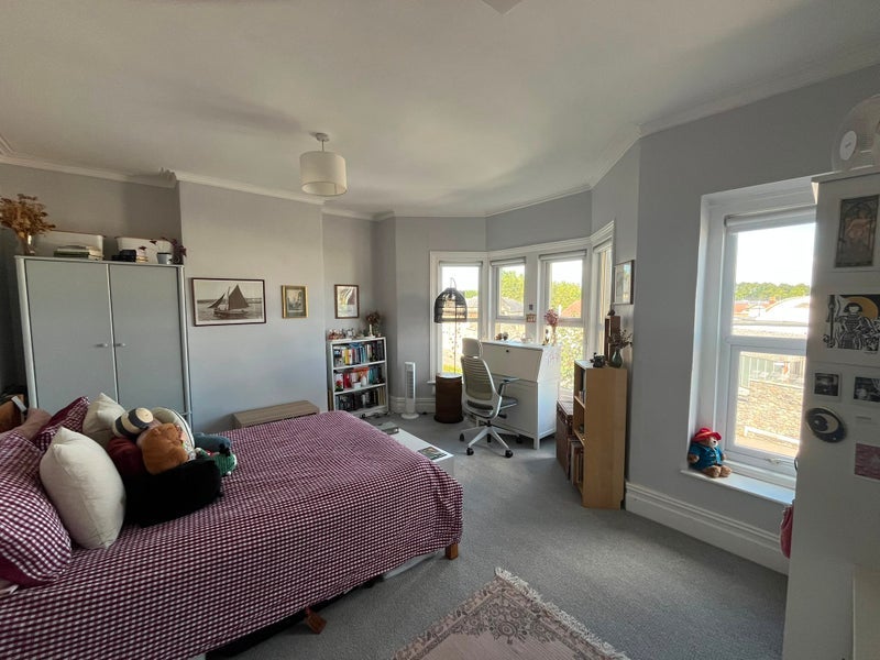 Room Sandy Park Road in Bristol