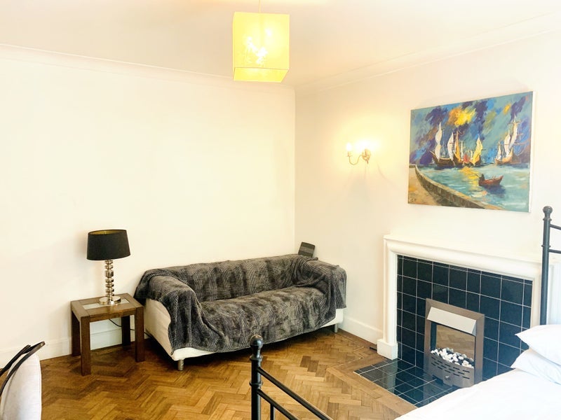 Room Cromwell Road in Greater London