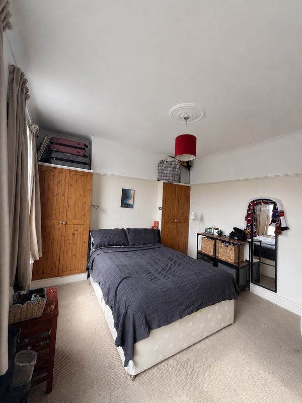 Room Evershot Road in Greater London