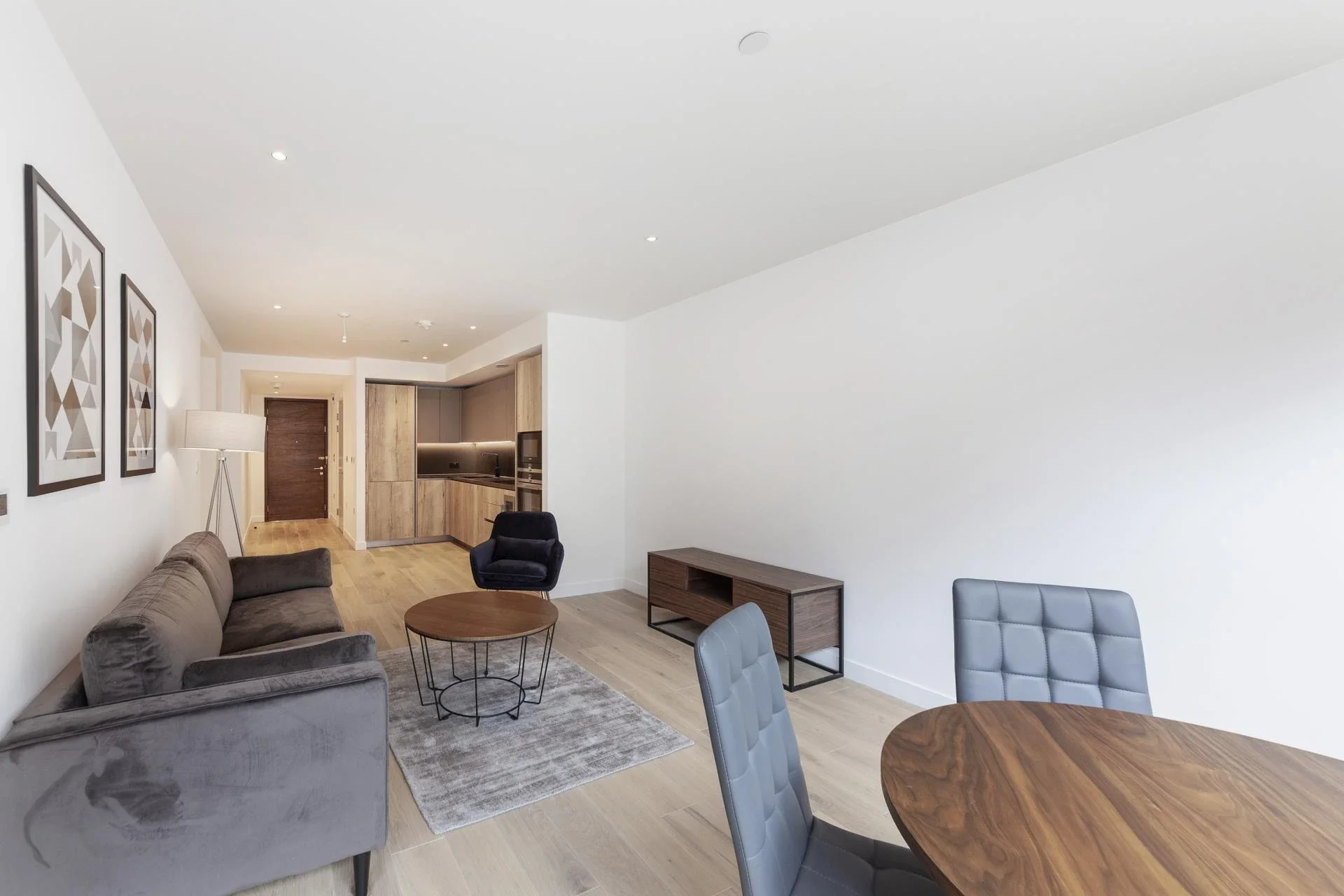 Flat Nile Street in Greater London