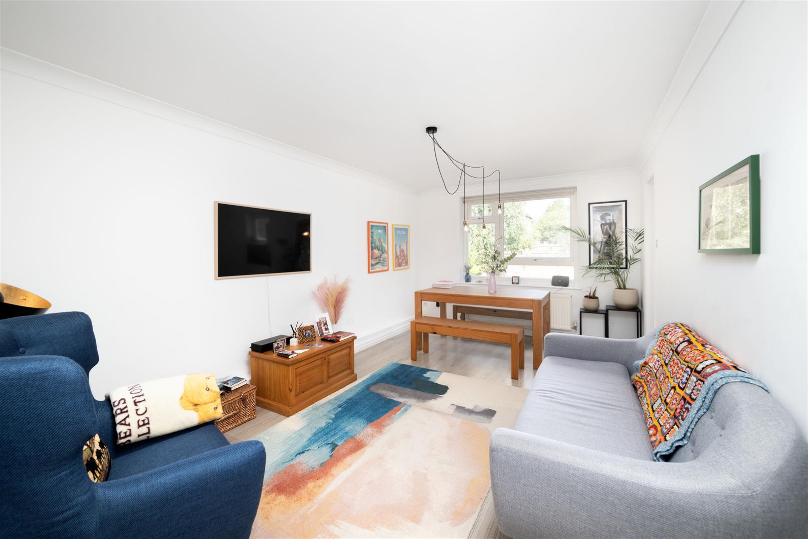 Flat Chetwynd Road in Greater London