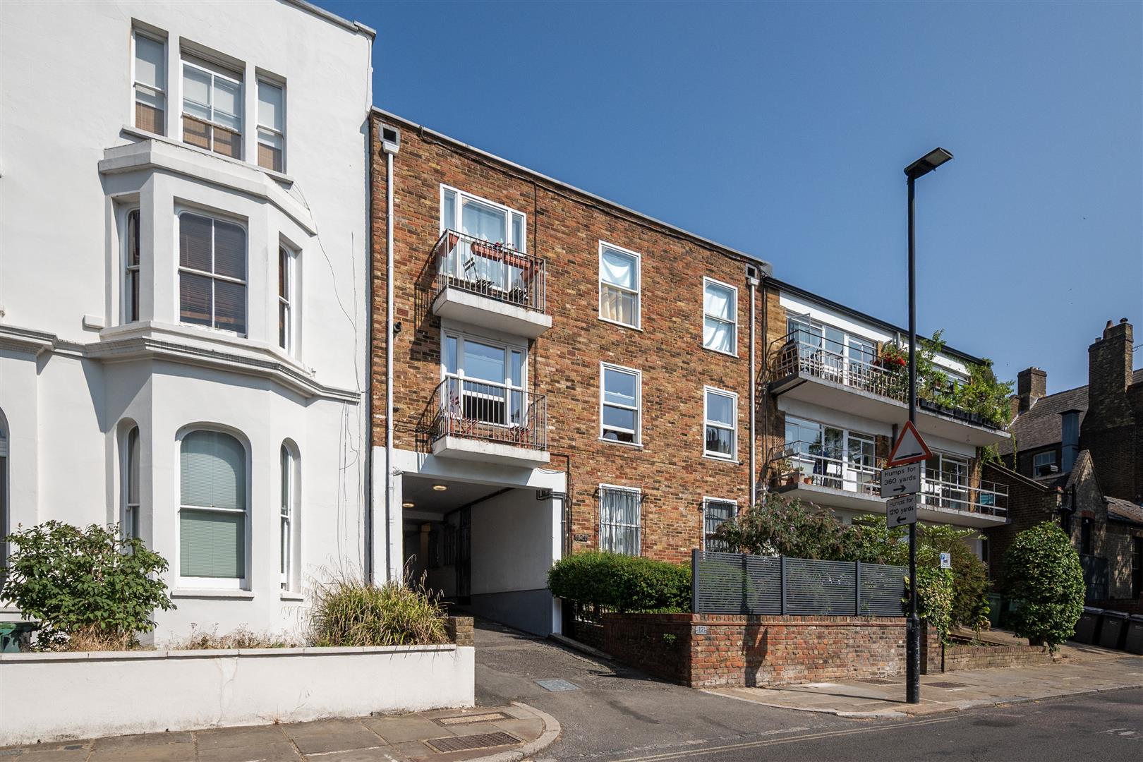 Flat Chetwynd Road in Greater London