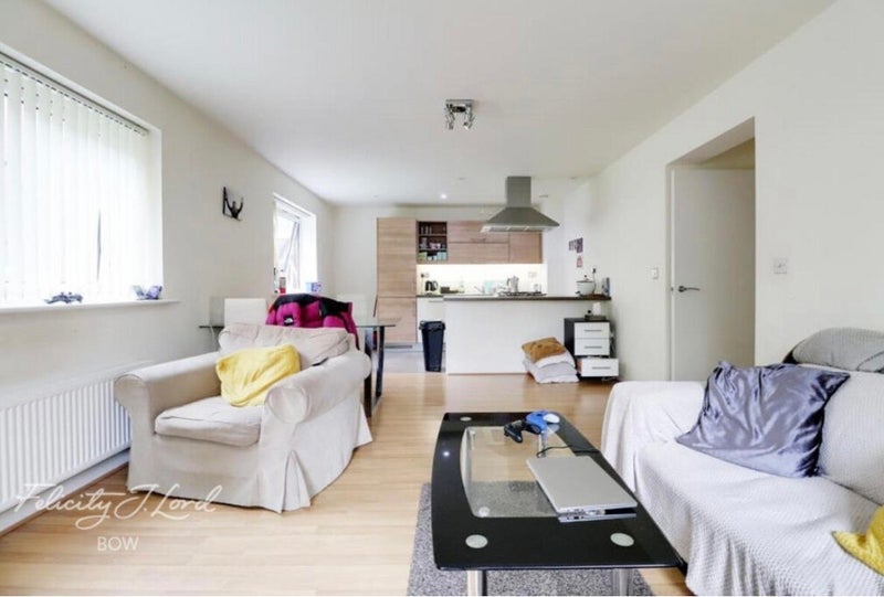 Room William Whiffin Square in Greater London