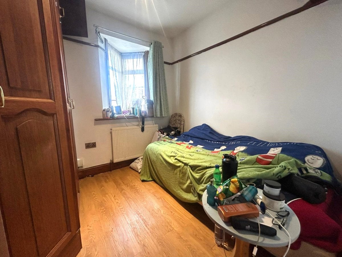 Room Elm Drive in Greater London