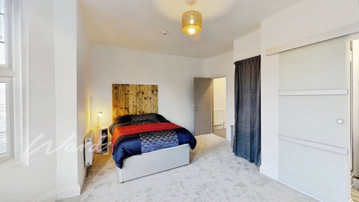 Room Shellons Street in Folkestone and Hythe District