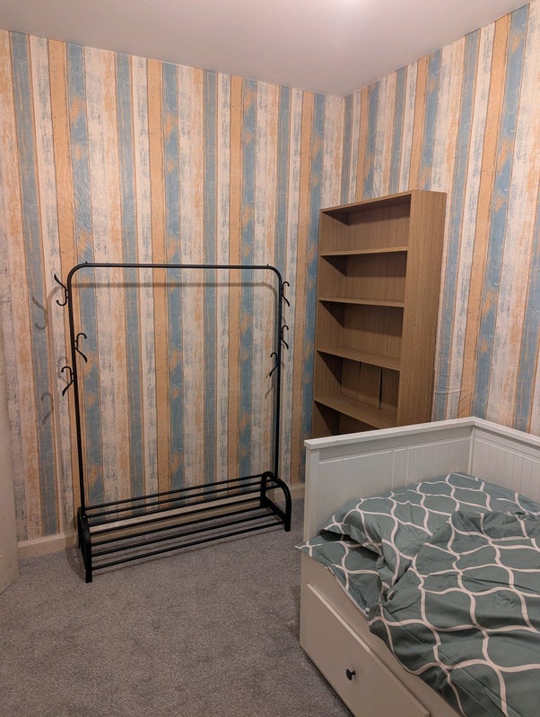 Room Sevenoaks Road in Cardiff