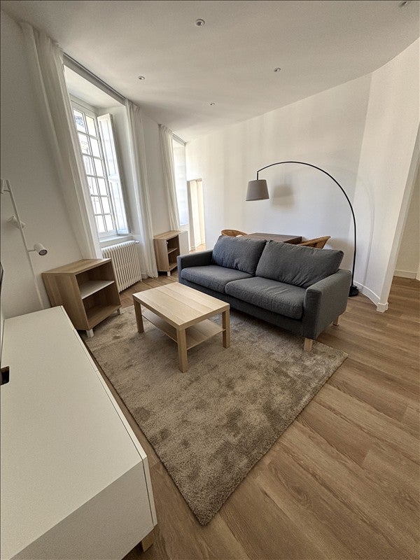 Flat Rue Mathurin Brissonneau in Nantes