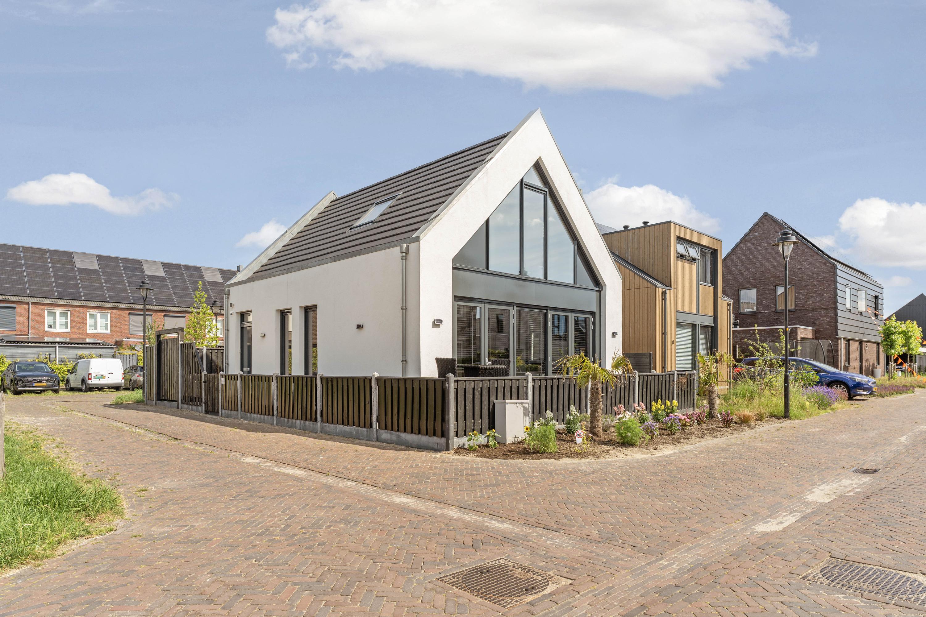 Huis Julian Schwingerstraat 6 in Almere