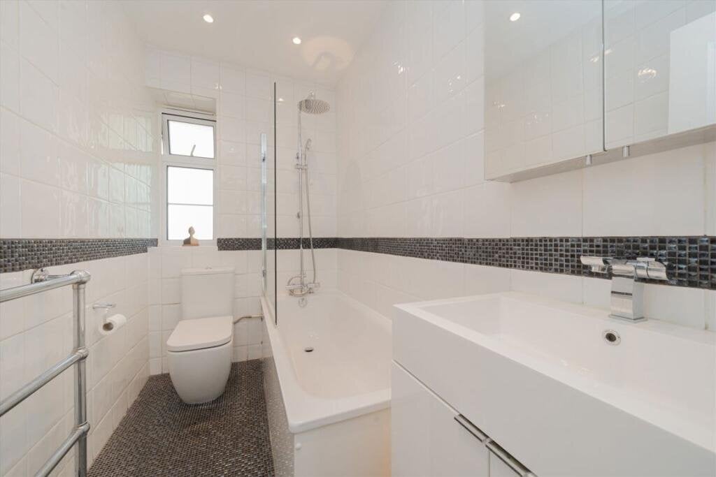 Flat Old Brompton Road in Greater London