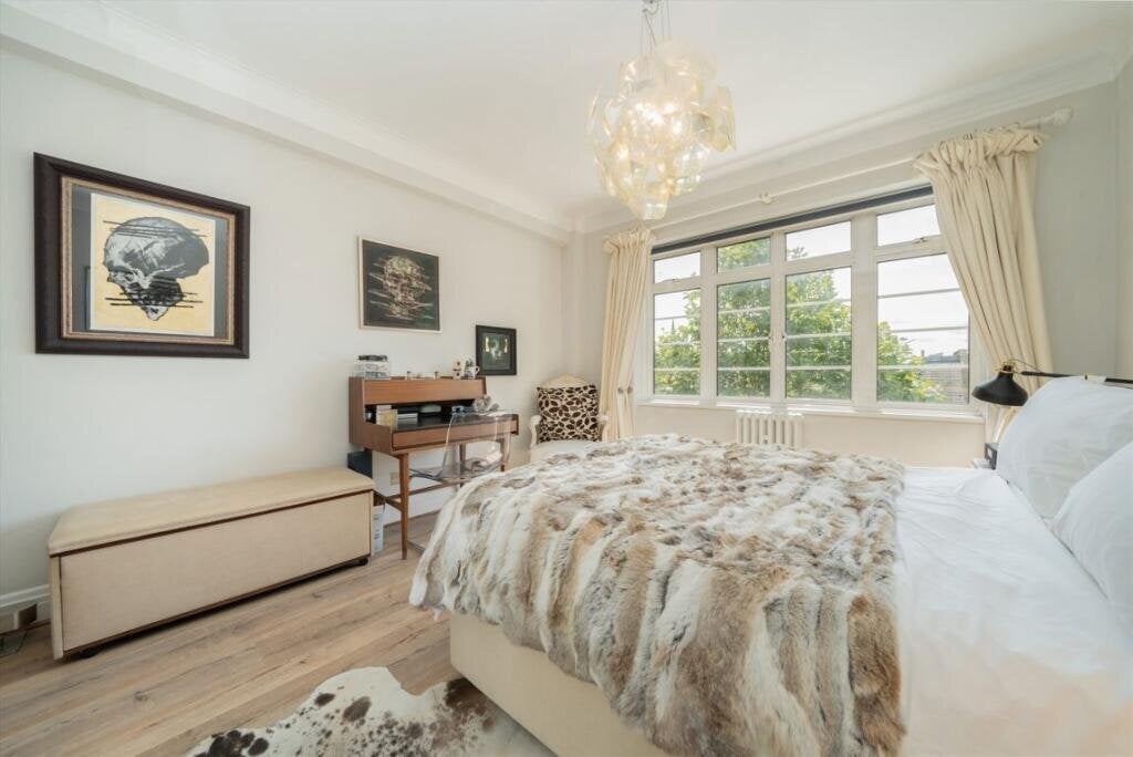 Flat Old Brompton Road in Greater London