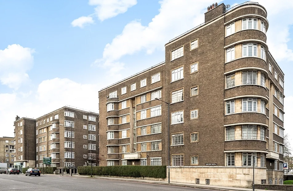 Flat Adelaide Road in Greater London