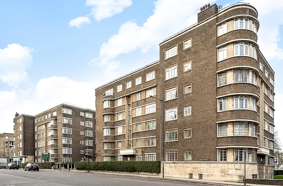 Flat Adelaide Road in Greater London