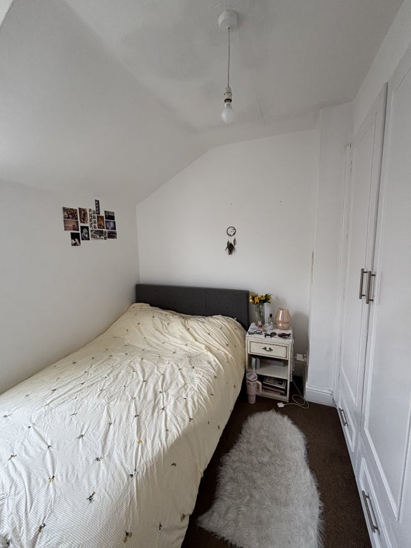 Room Park Road in Greater London
