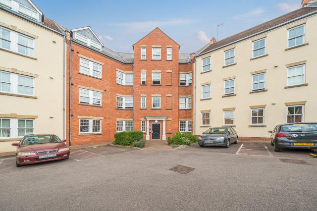 Flat Warwick Road in Cherwell District