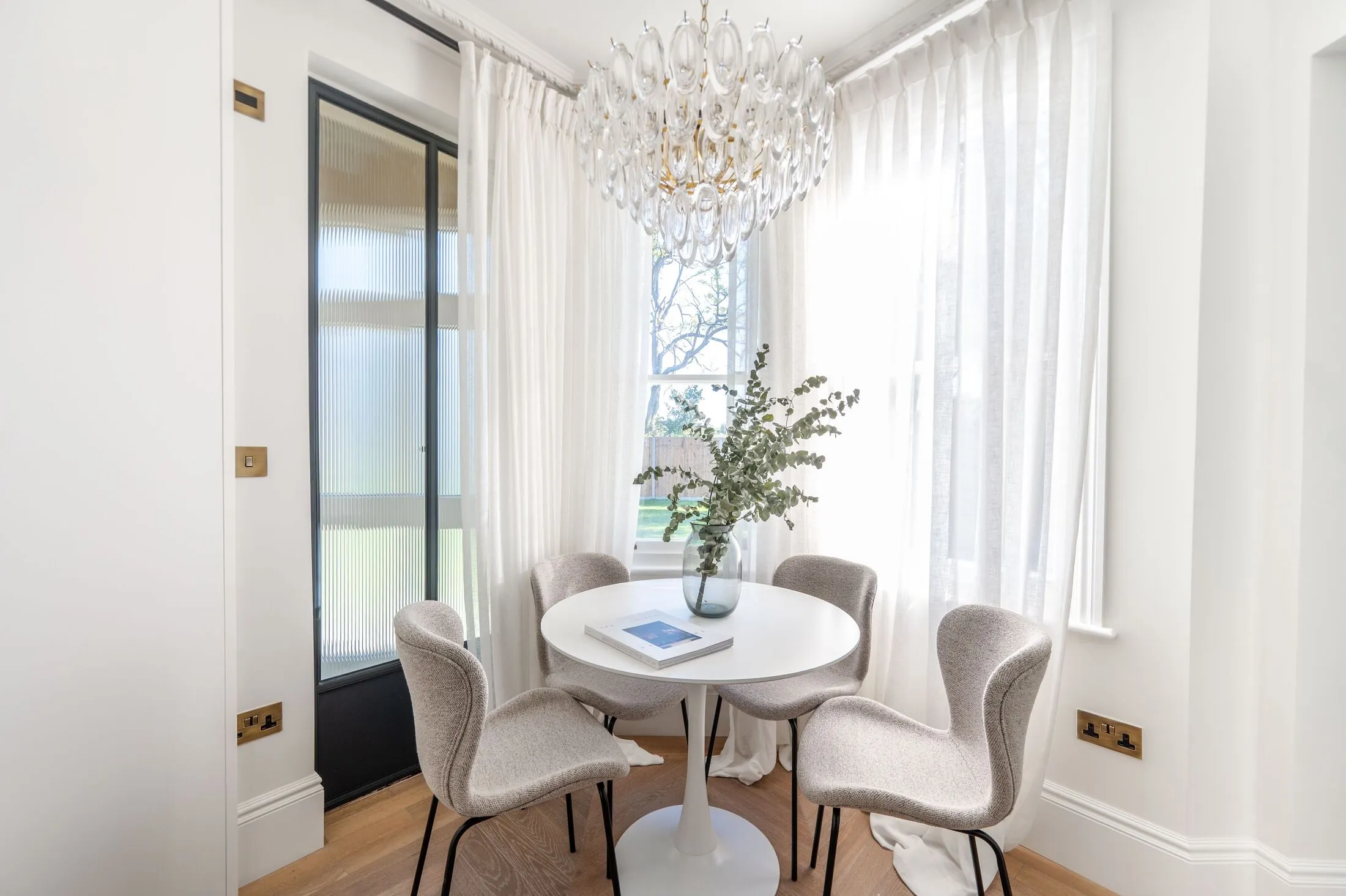 Flat St Quintin Avenue in Greater London