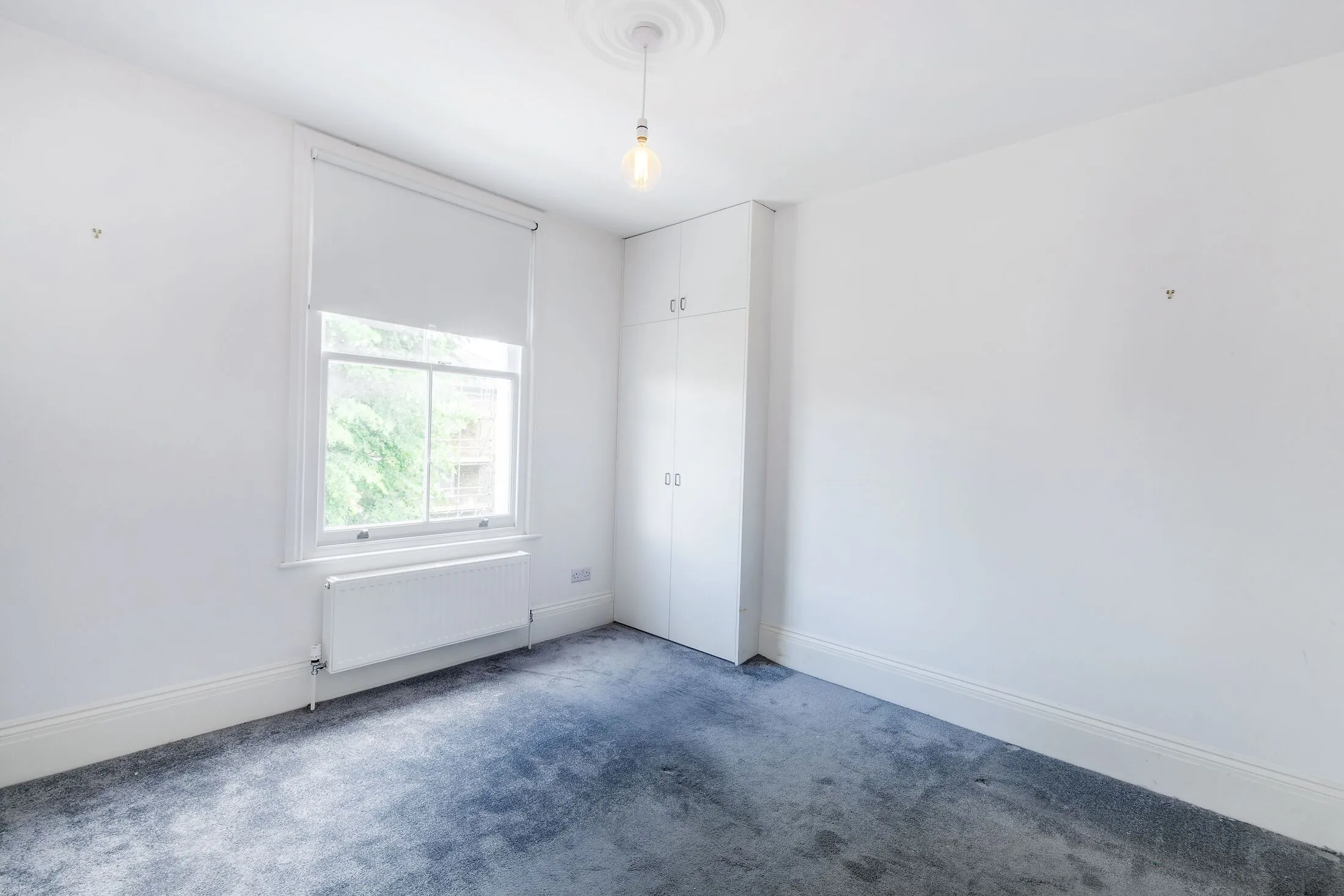 Flat Oakley Road in Greater London