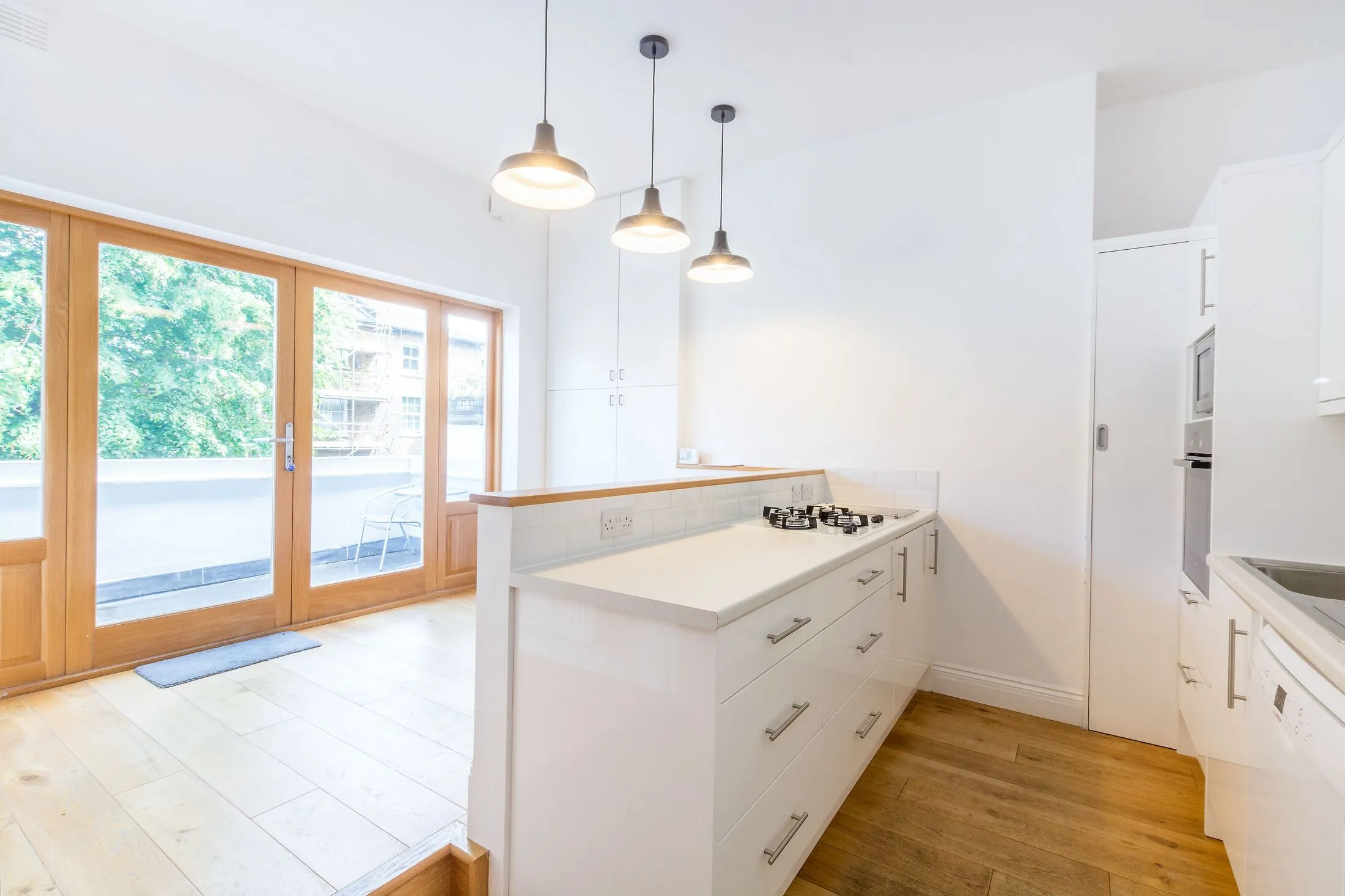 Flat Oakley Road in Greater London