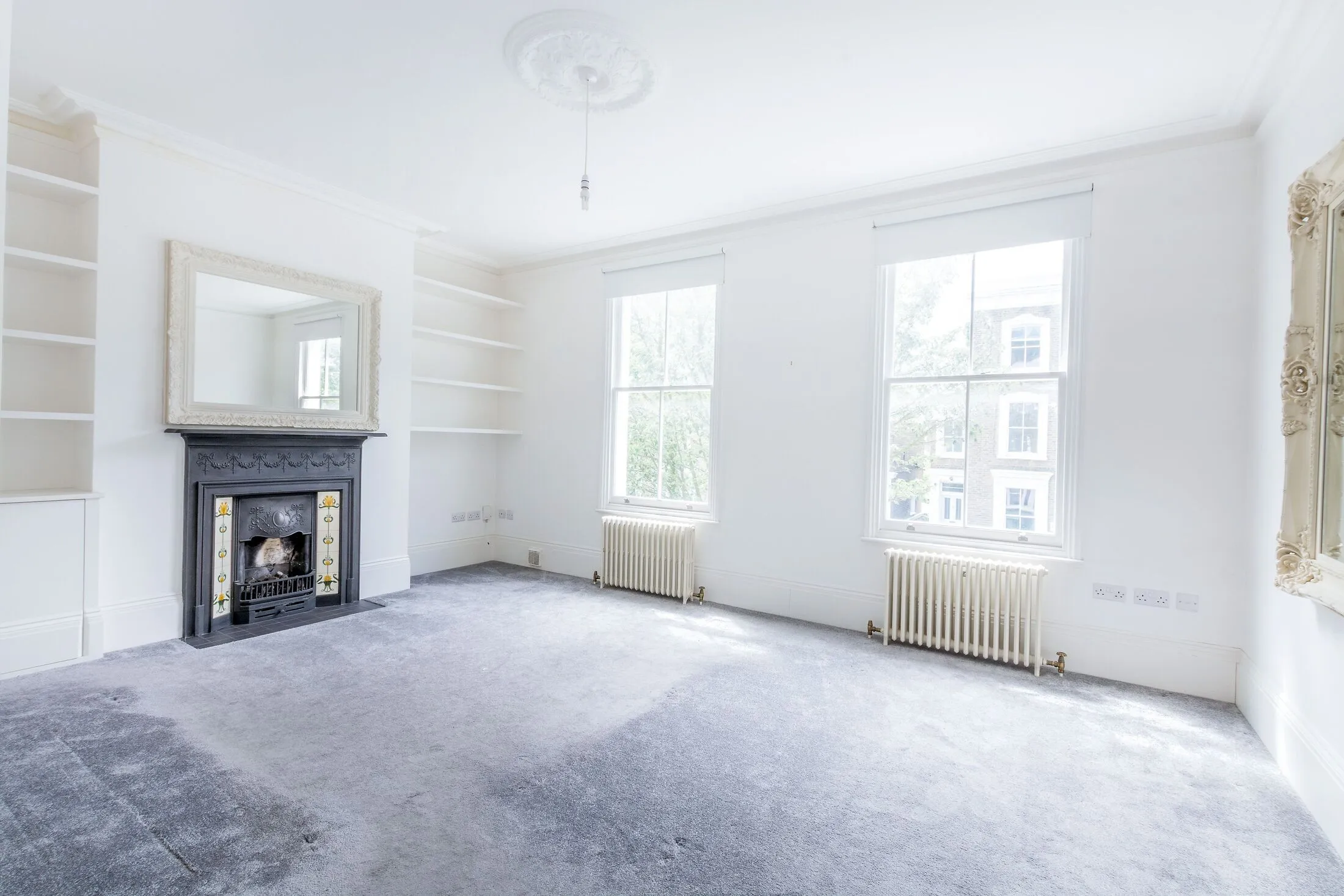 Flat Oakley Road in Greater London