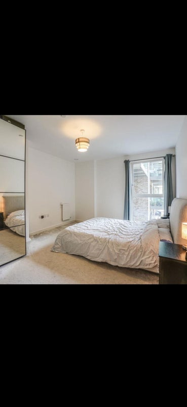 Room Ironworks Way in Greater London