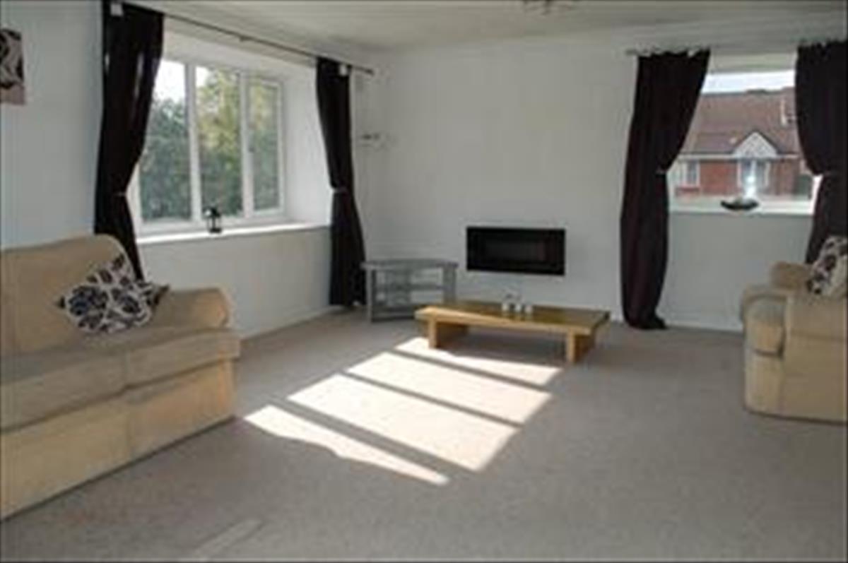 Flat Dean Court in Bolton