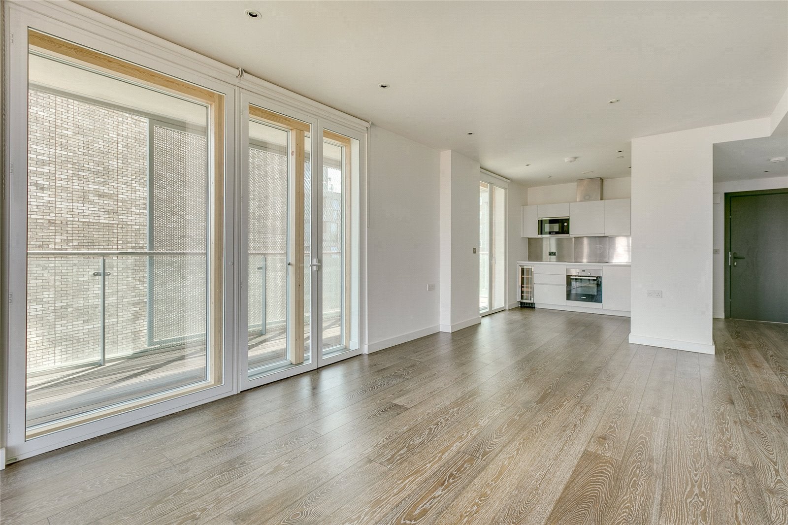 Flat Salusbury Road in Greater London