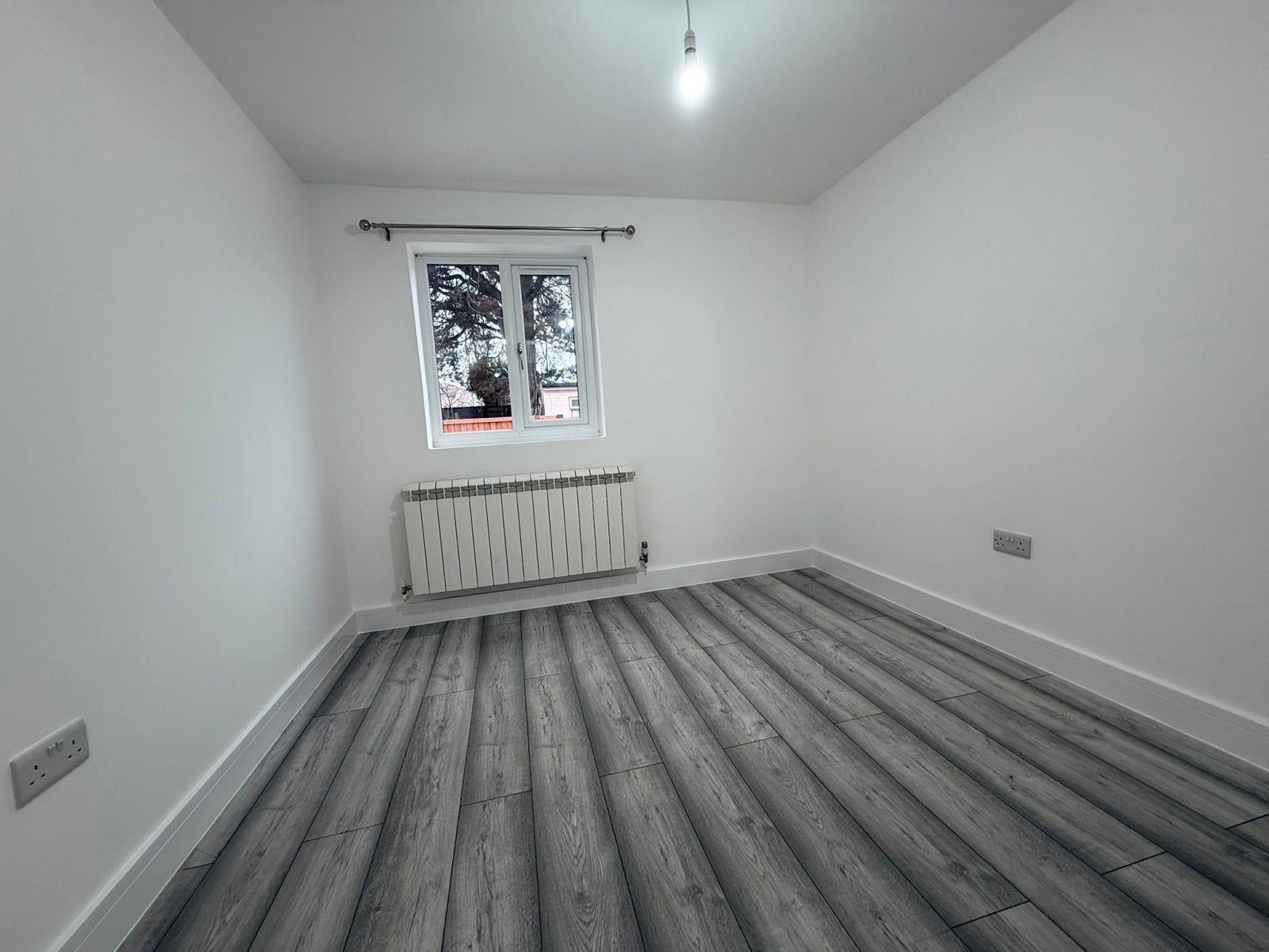 Flat Redbridge Lane East in Greater London
