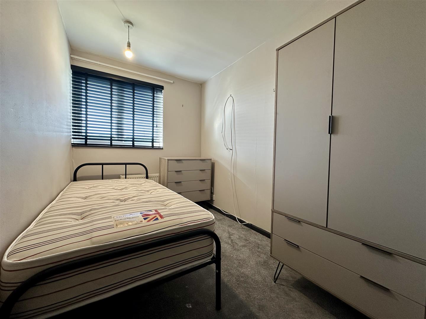 Room Ely Close in Stevenage