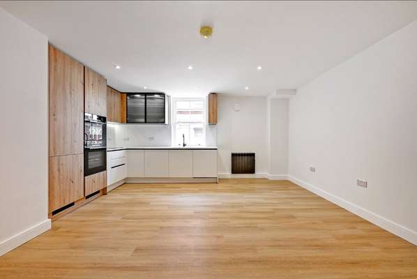 Flat East Street in Bristol