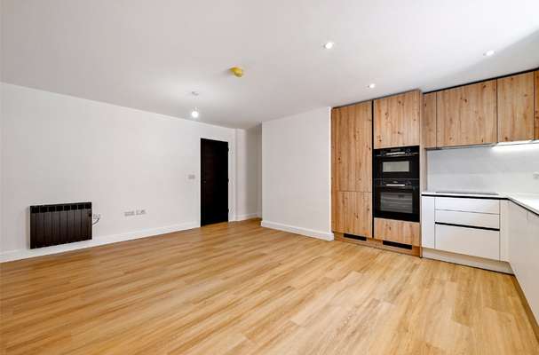 Flat East Street in Bristol