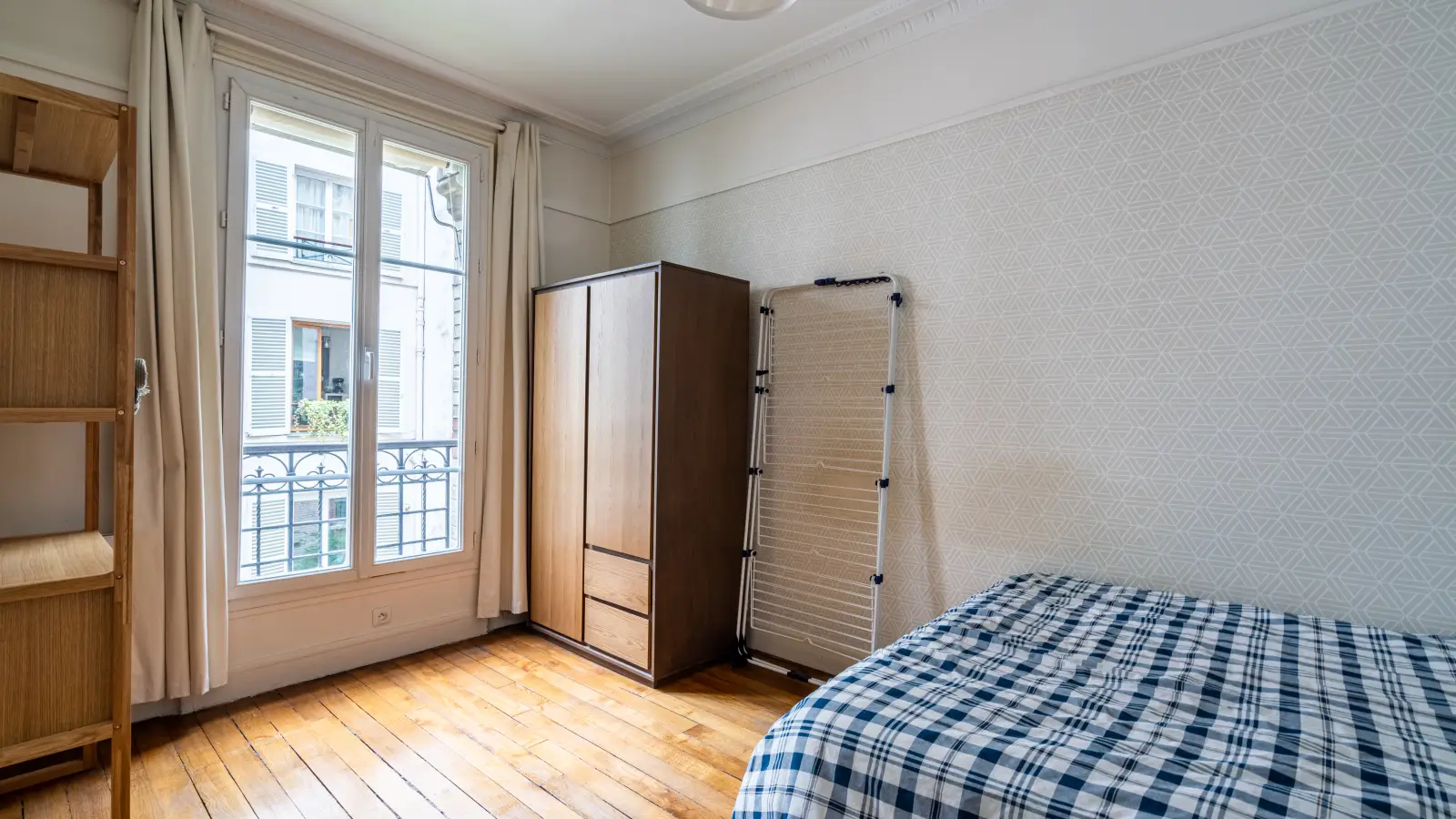 Flat Rue Claude-Rodier in Paris