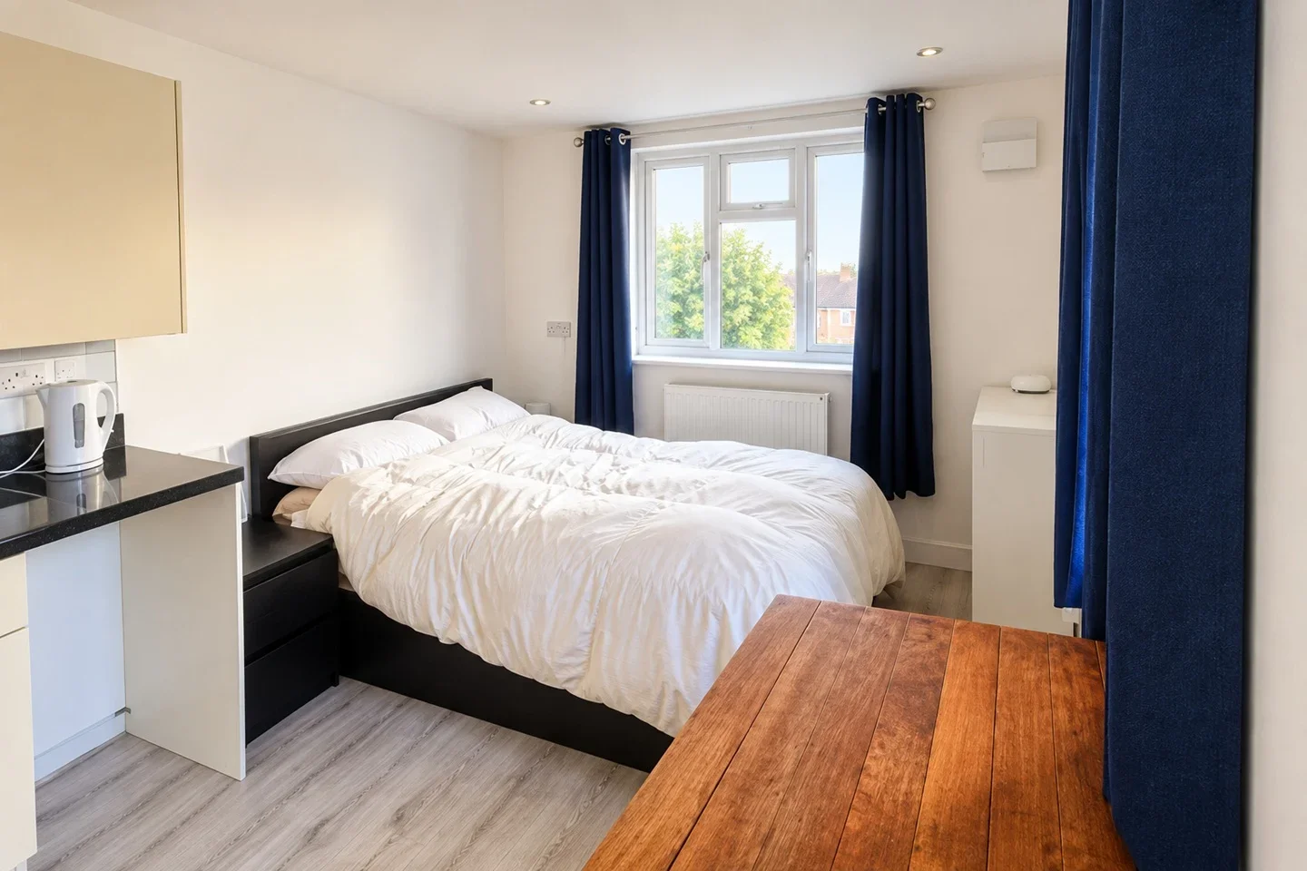 Flat Latimer Road in Greater London