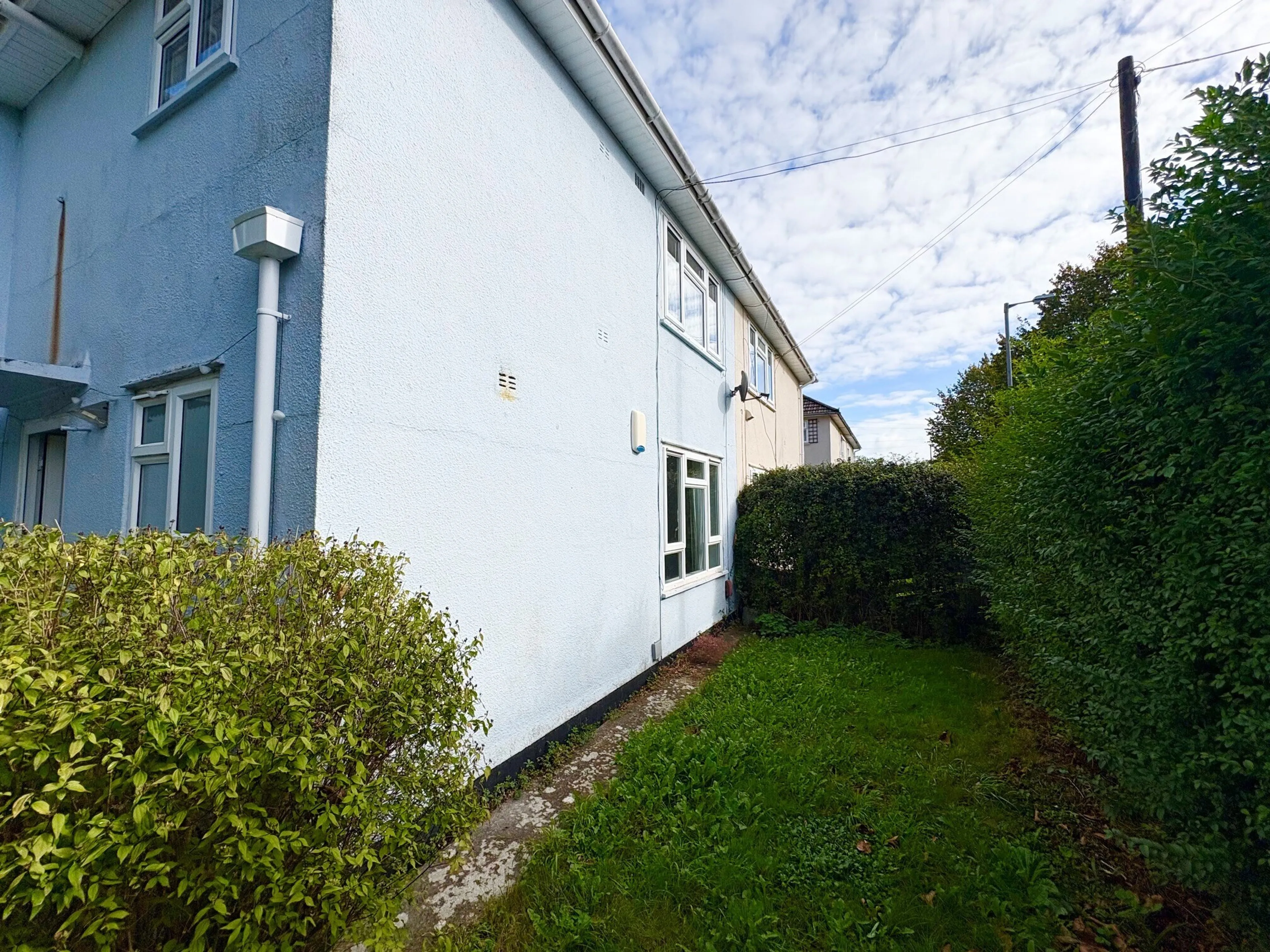 Flat Maynard Close in Bristol