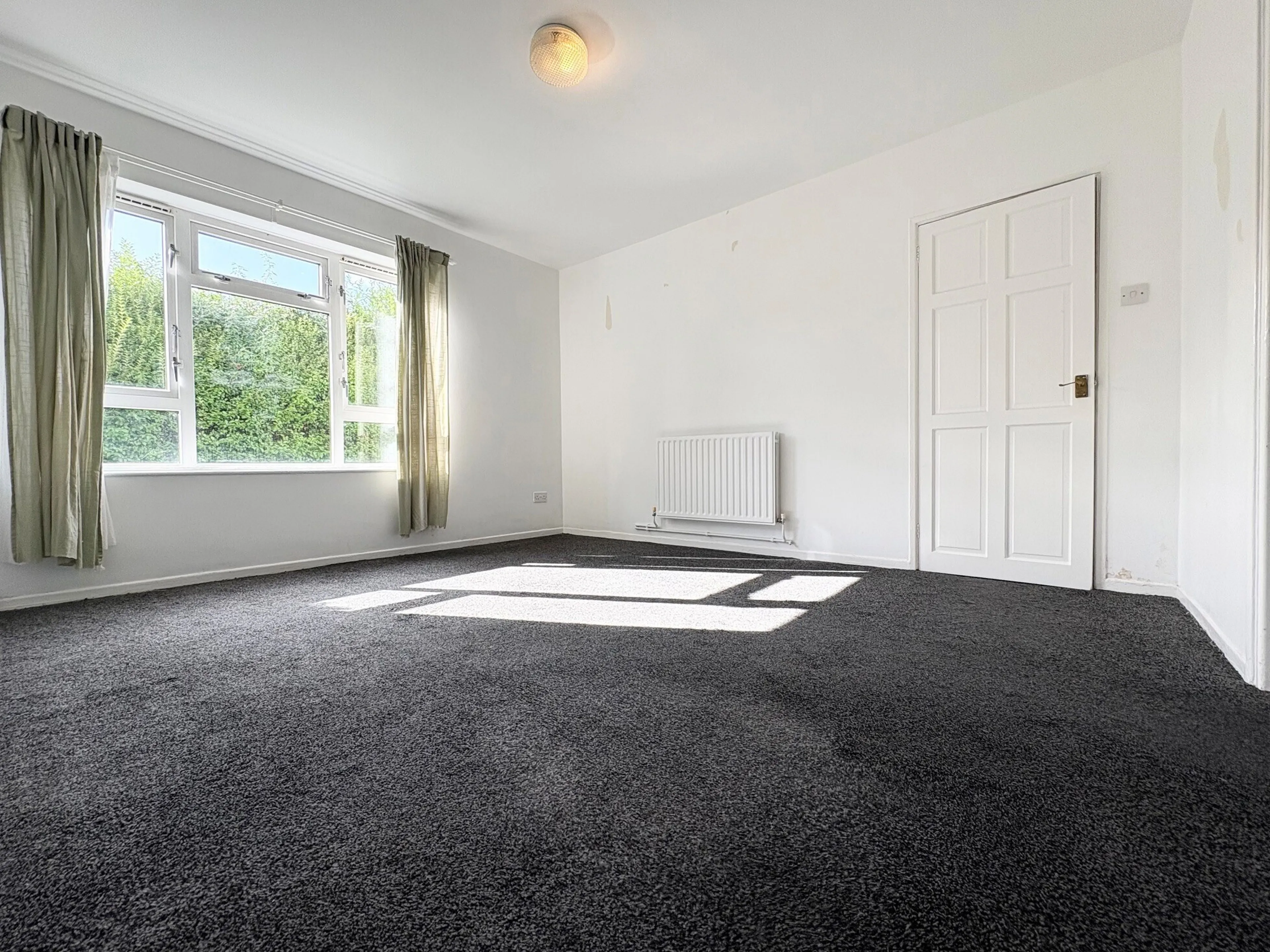 Flat Maynard Close in Bristol