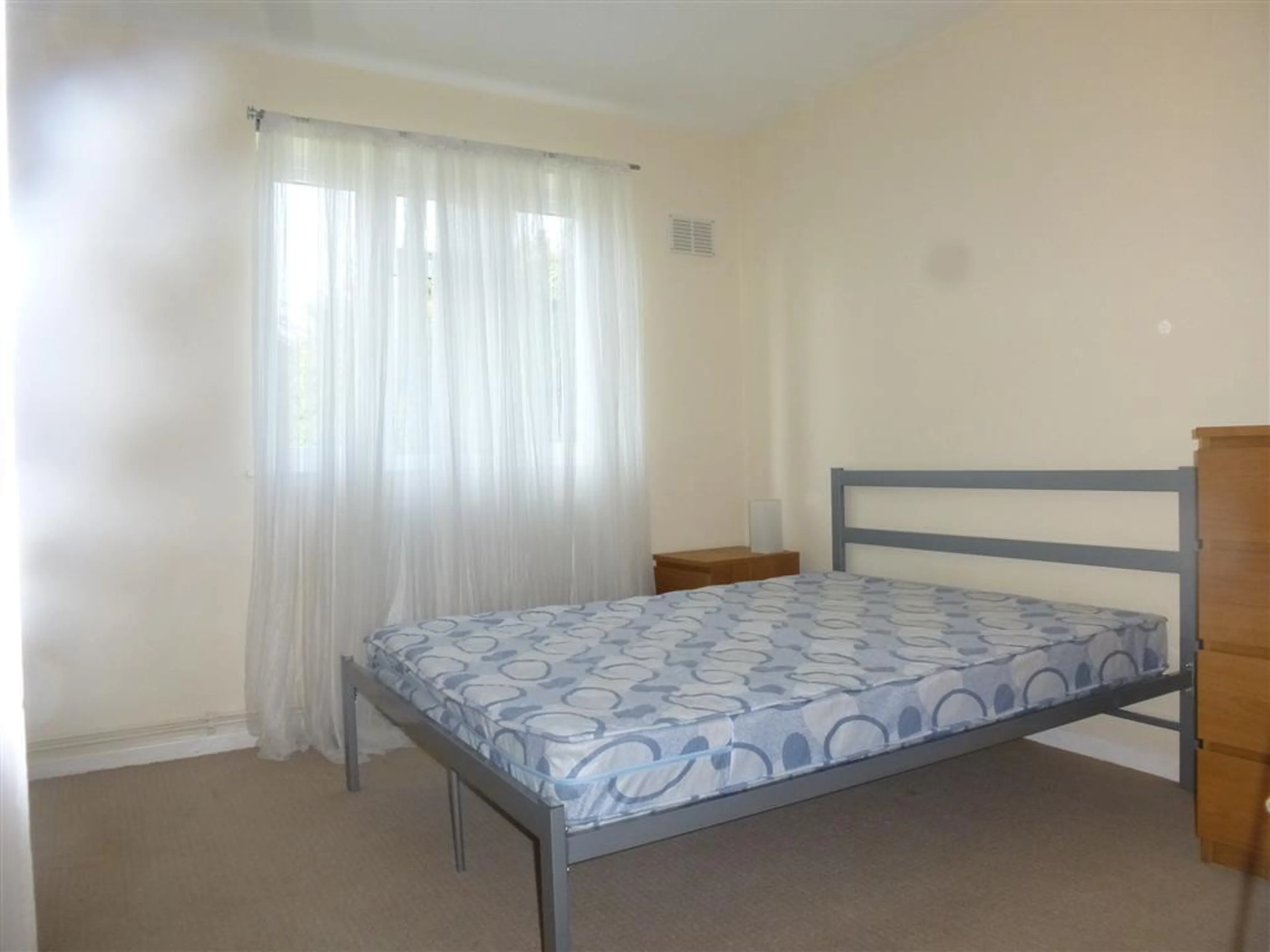 Flat Maynard Close in Bristol