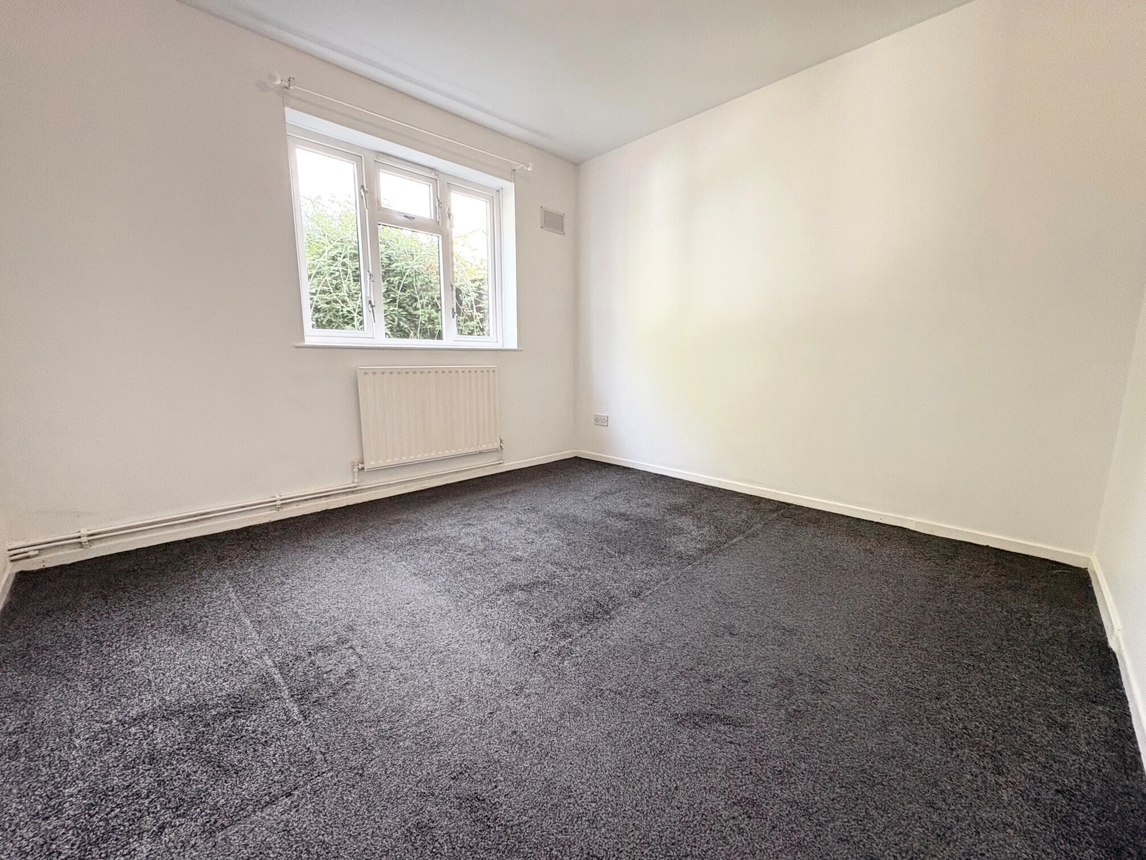 Flat Maynard Close in Bristol