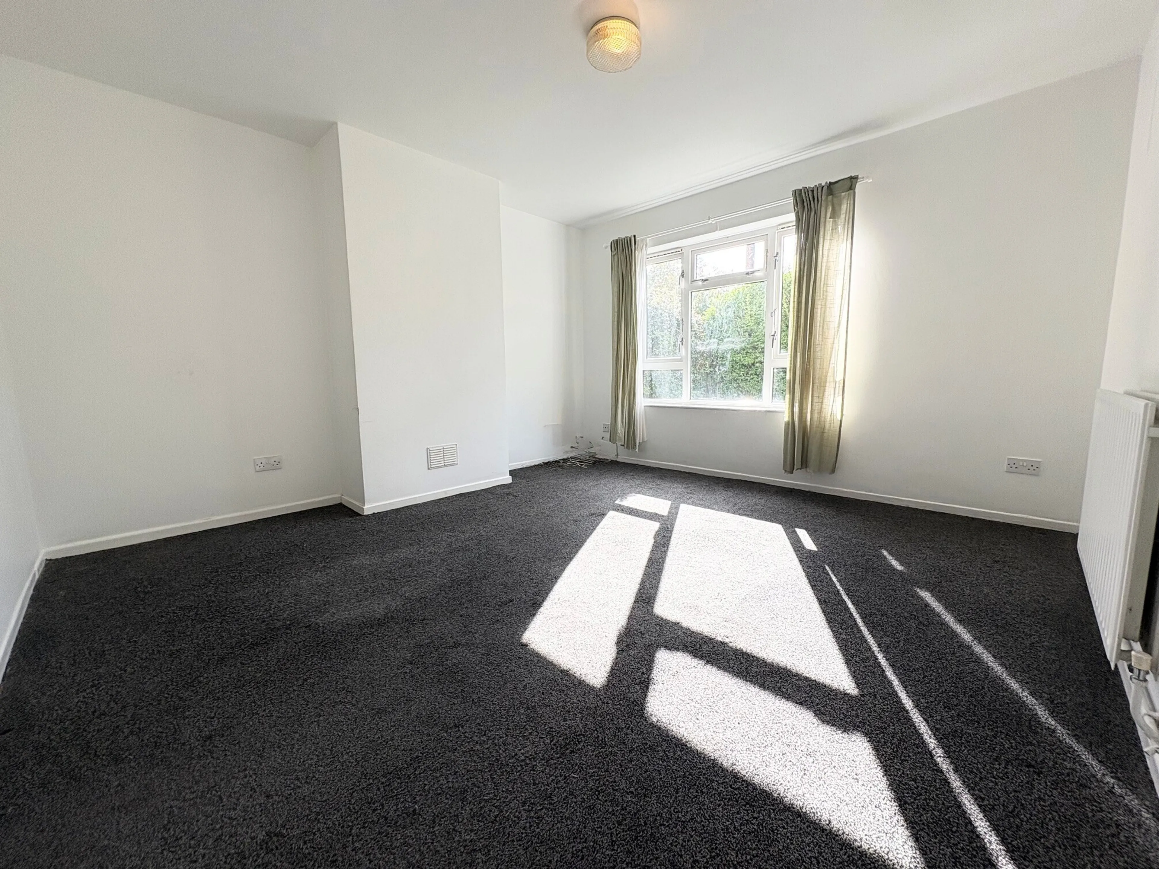 Flat Maynard Close in Bristol