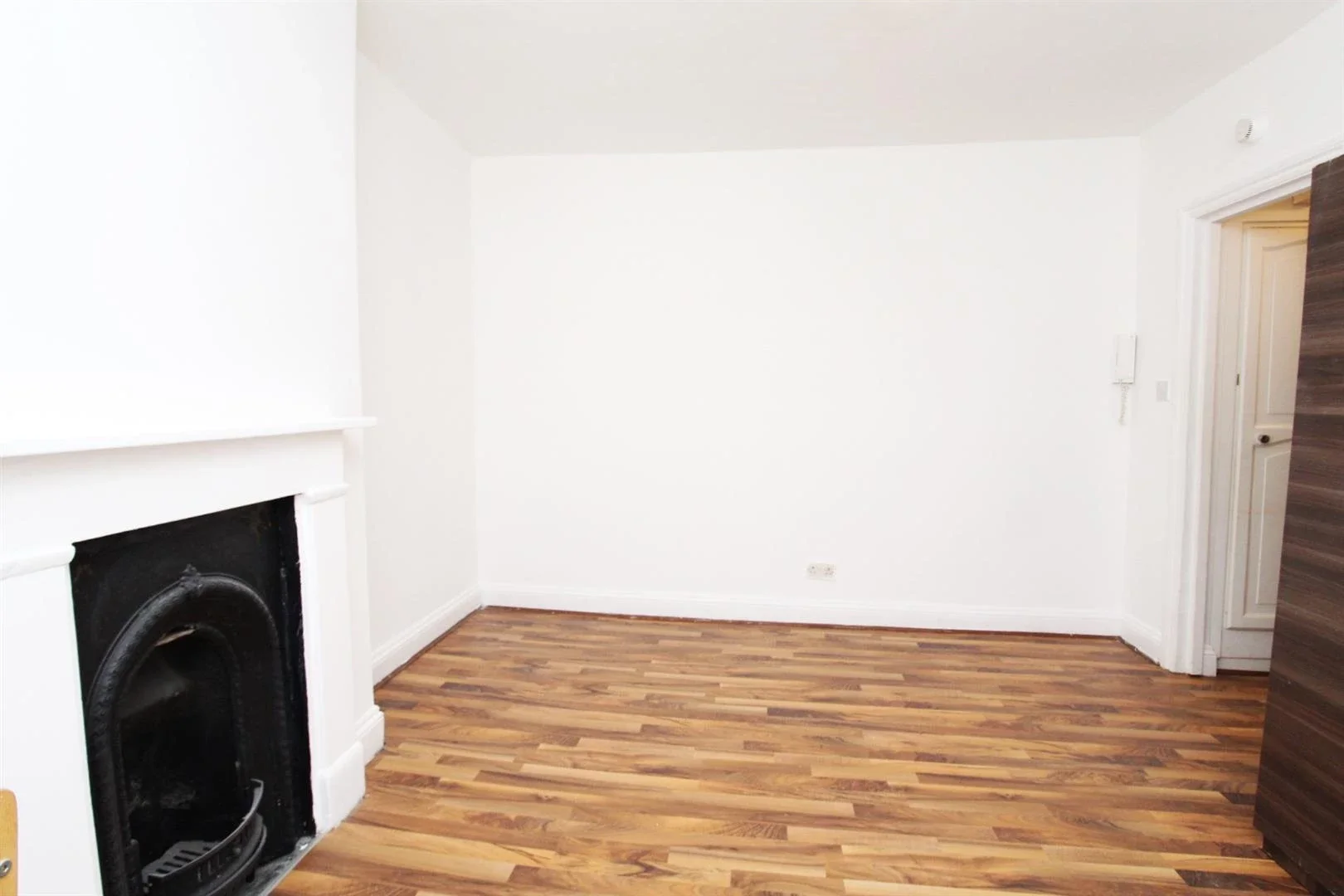 Flat Lausanne Road in Greater London