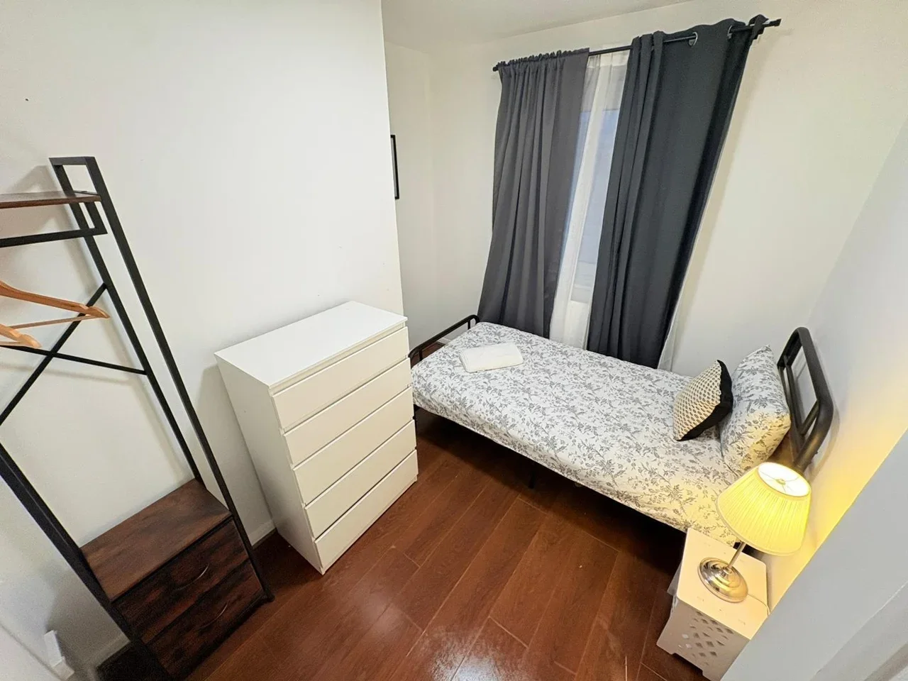 Flat Bayham Street in Greater London