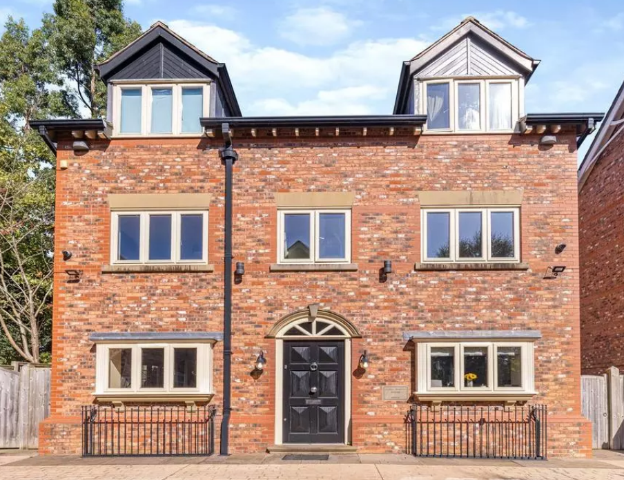 House Knutsford Road in Chorley